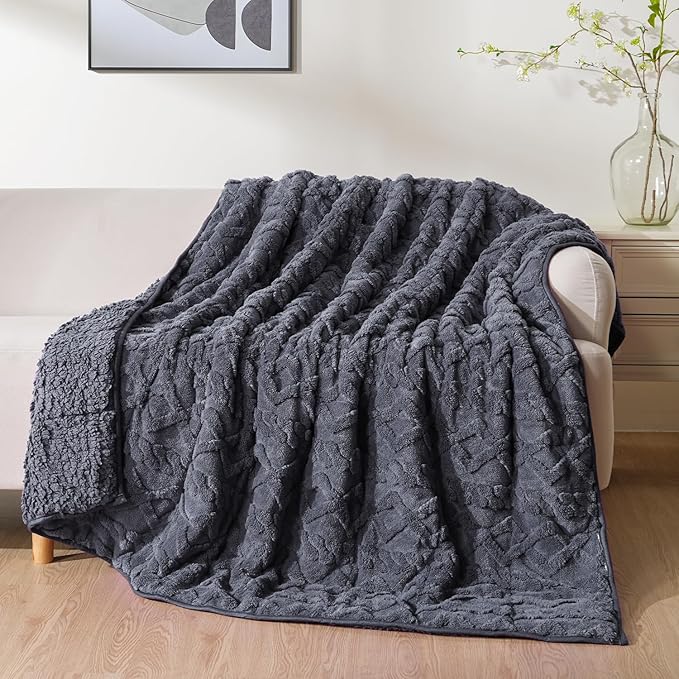 Uttermara Jacquard Weighted Blankets by Uttermara
