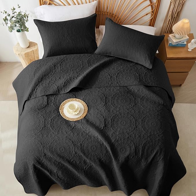 WURUIBO Black Quilt Set King/Cal King Size, Embossing Microfiber Bedspreads - Image 8