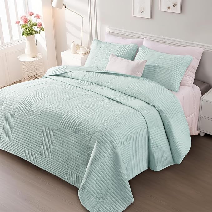Whale Flotilla Ultra Soft King Quilt Bedding Set, Lightweight Microfiber Aqua - Image 9