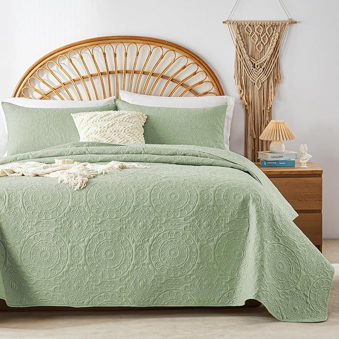 WURUIBO Sage Green Quilt Set King/Cal King Size, Embossing Microfiber Bedspreads by WURUIBO