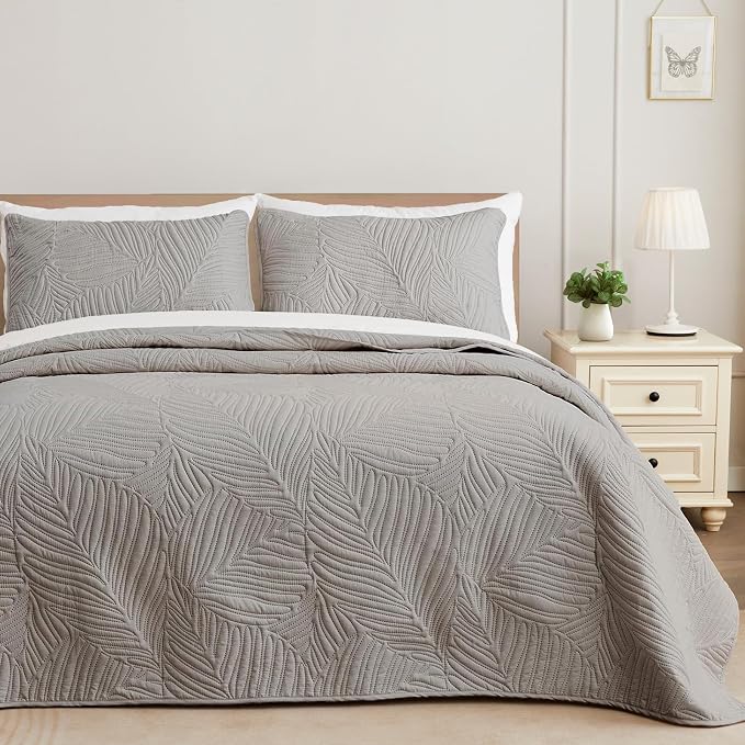 Exclusivo Mezcla King Size Quilt Bedding Set, Lightweight Light Grey Quilts by ExclusivoMezcla