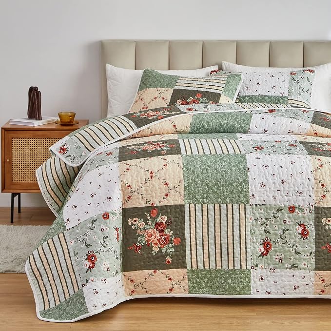 Patchwork Quilt Set King Size, 3 Pieces Green Floral Plaid Summer Bedspread - Image 3