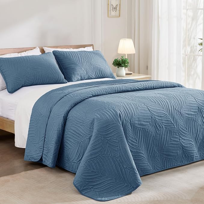 Exclusivo Mezcla California King Quilt Bedding Set, Lightweight Bluish Grey - Image 2
