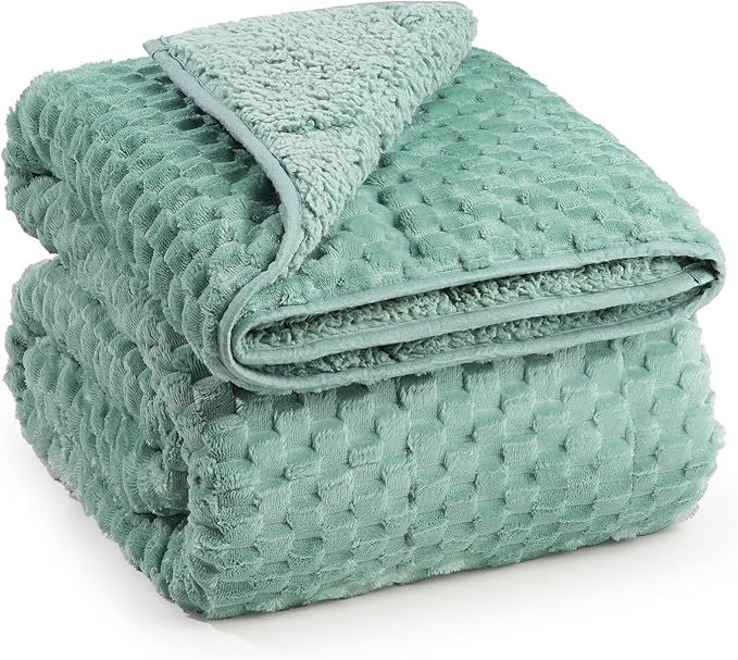 Super Fuzzy Soft Fleece Sherpa Weighted Blanket 15 lbs - Image 9