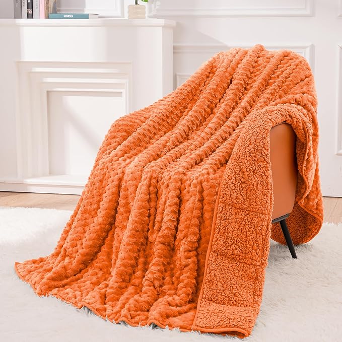 Super Fuzzy Soft Fleece Sherpa Weighted Blanket 20 lbs - Image 9