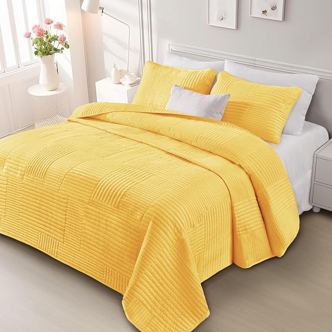 Whale Flotilla Ultra Soft Queen Quilt Bedding Set, Lightweight Microfiber - Image 8