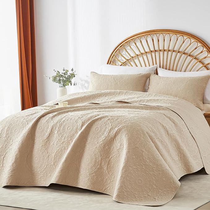 WURUIBO Beige Quilt Set Queen Size, Embossing Microfiber Full Bedspreads - Image 2