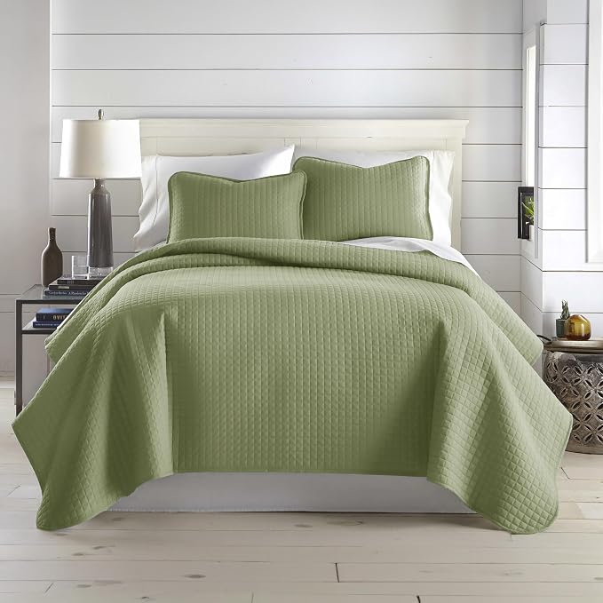 Southshore Fine Living, Inc. Oversized King Quilt Bedding Set, Pet Hair by SouthshoreFineLivingInc