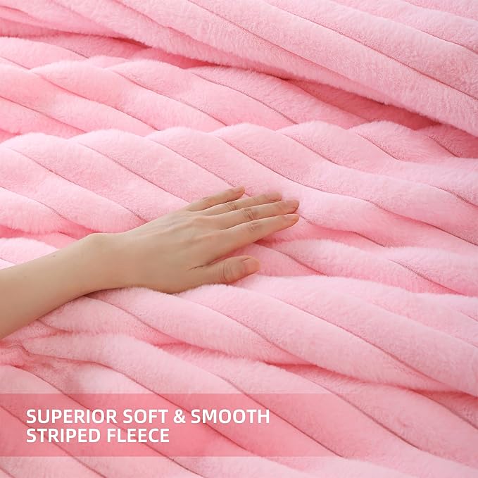 Smoofy Fluffy King Size Comforter Set 3 Pieces - Image 5