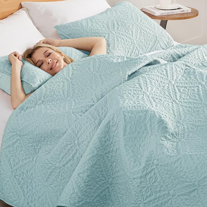 Exclusivo Mezcla Queen Quilt Bedding Set, Lightweight Soft Bedspreads Coverlets - Image 4