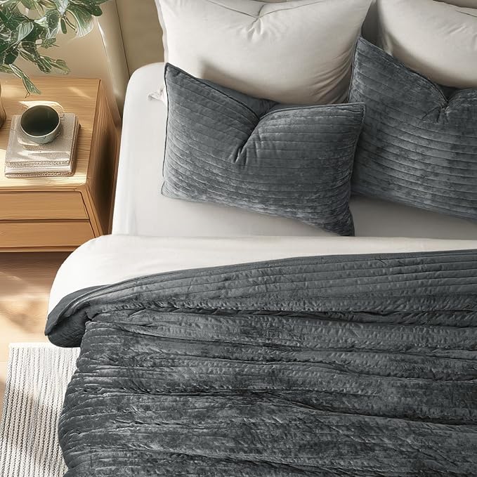 EVERGRACE Velvet Quilt Set California King 118'' x 106'', Luxurious Soft - Image 2