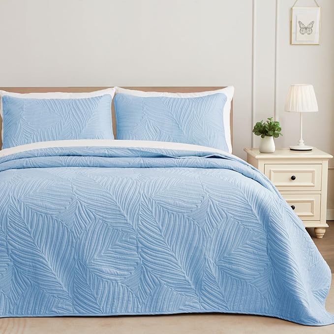 Exclusivo Mezcla California King Quilt Bedding Set, Lightweight Sky Blue Quilts by ExclusivoMezcla