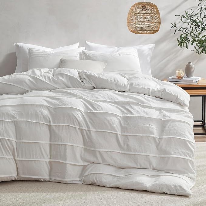 Oli Anderson White Duvet Cover King Size by OliAnderson