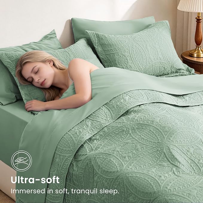 Love's cabin King Quilt Set Sage, Bed in a Bag King Size Bedding 7 Pieces - Image 3