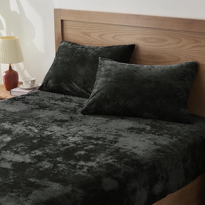 BEDELITE Velvet Fitted Sheet and Pillowcases Set, Luxury Soft Fuzzy Bottom Sheet by BEDELITE