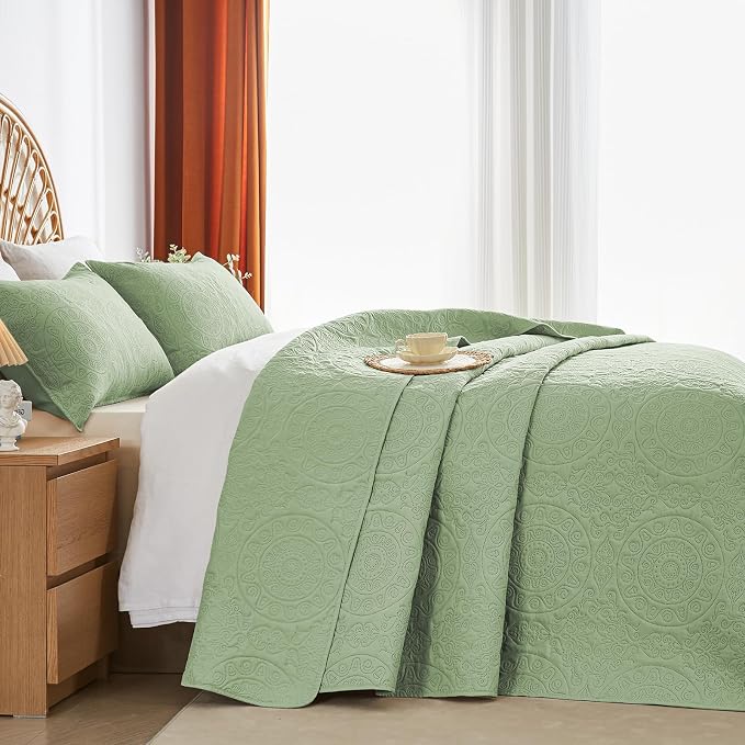 WURUIBO Sage Green Quilt Set Twin Size, Embossing Microfiber Bedspreads - Image 2