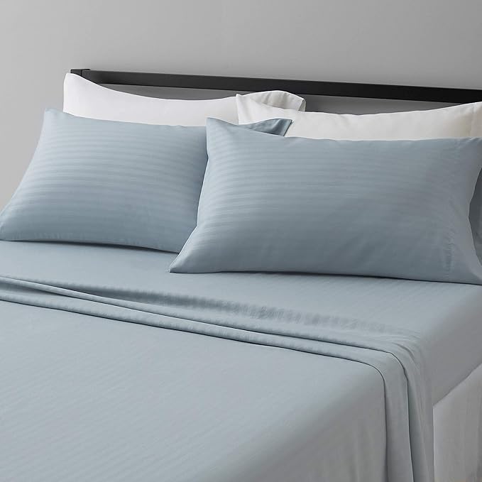 Amazon Basics Soft, Breathable, Wrinkle-Free Brushed Microfiber 4-Piece Bed by AmazonBasics