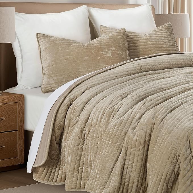 EVERGRACE Velvet Quilt Set King Size, Luxurious Soft Striped Channel Bedding Set - Image 4