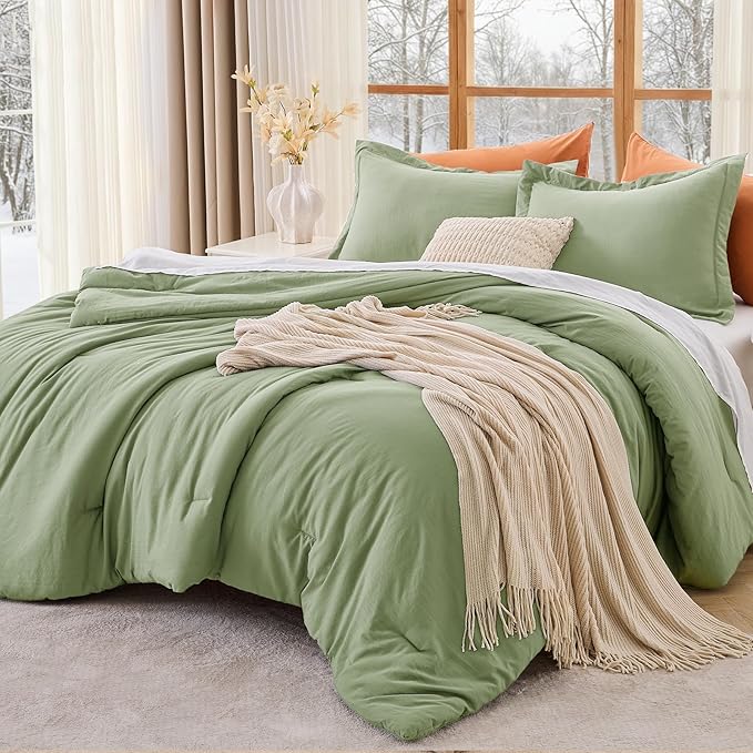 MUXHOMO Green Oversized King Comforter Sets, All Season Ultra Soft Down by MUXHOMO