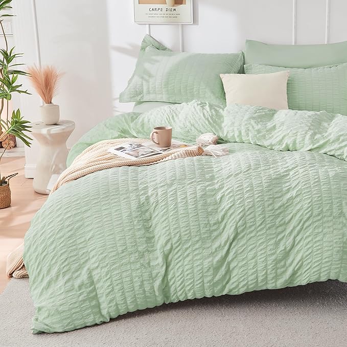 HYMOKEGE Light Green Duvet Cover Queen Size, Ultra Soft 3-Piece Seersucker by HYMOKEGE