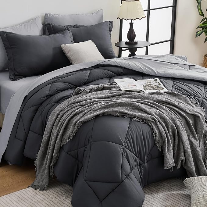 HEVUMYI Twin-XL Comforter Set by HEVUMYI