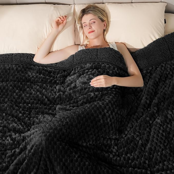 Super Fuzzy Soft Fleece Sherpa Weighted Blanket 20 lbs - Image 9