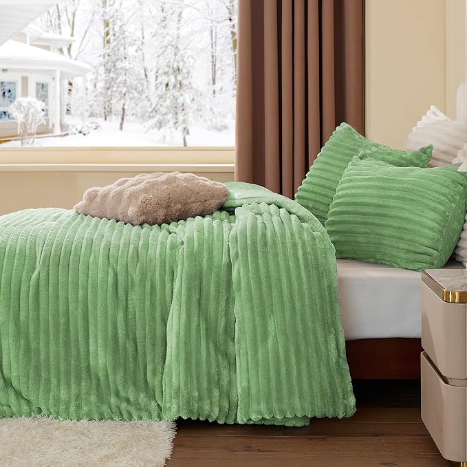 BEDELITE Fleece Queen Comforter Set -Super Soft & Warm Fluffy Green Bedding - Image 4