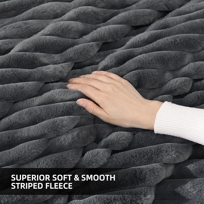 Smoofy Fluffy Queen Comforter Set 3 Pieces - Image 5