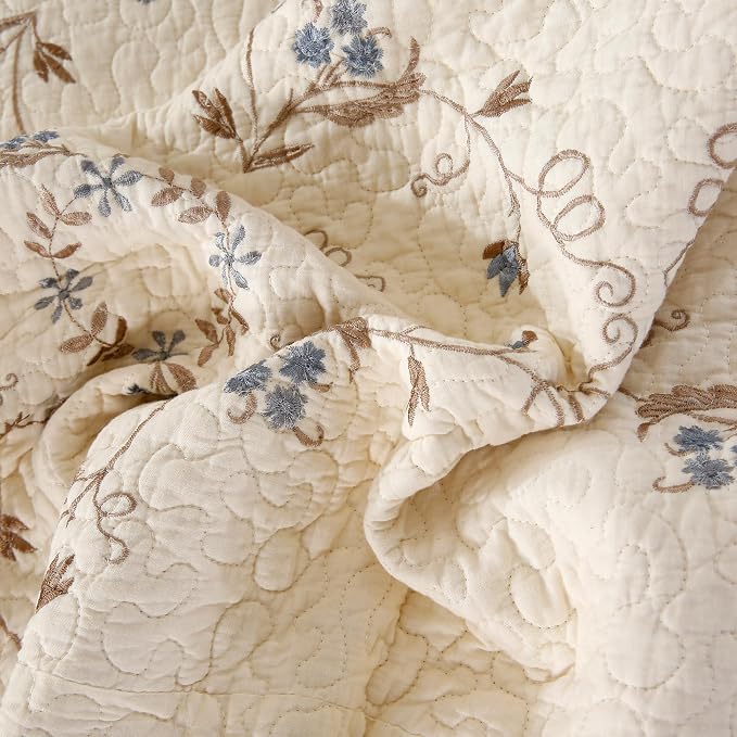 Quilt Set Blue Floral 3D Embroidery Pattern 3 PCS 100% Cotton Reversible - Image 6
