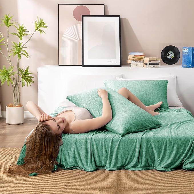 HOMFINE Cooling Blanket for Hot Sleepers - Image 7