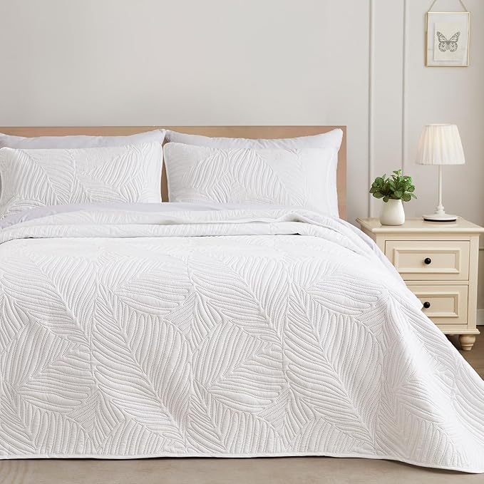Exclusivo Mezcla Queen Quilt Bedding Set, Lightweight White Quilts Queen Full by ExclusivoMezcla