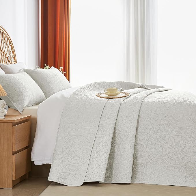 WURUIBO Cream Quilt Set Twin Size, Embossing Microfiber Bedspreads - Image 2