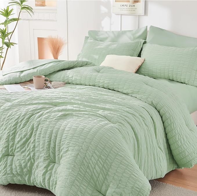HYMOKEGE Light Green Duvet Cover Queen Size, Ultra Soft 3-Piece Seersucker - Image 4