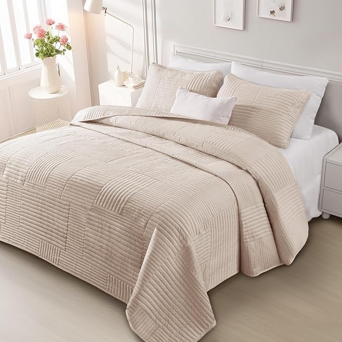 Whale Flotilla Ultra Soft Queen Quilt Bedding Set, Lightweight Microfiber Brich by WHALEFLOTILLA