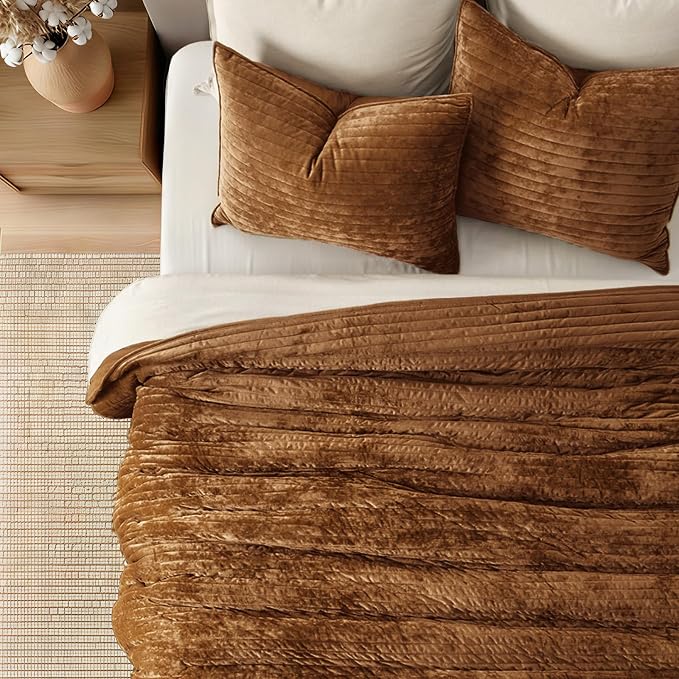 EVERGRACE Velvet Quilt Set California King 118'' x 106'', Luxurious Soft - Image 2