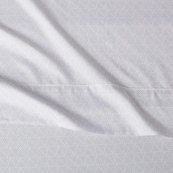 Amazon Basics Breathable, Wrinkle-Free Brushed Microfiber 4-Piece Bed Sheet Set - Image 4