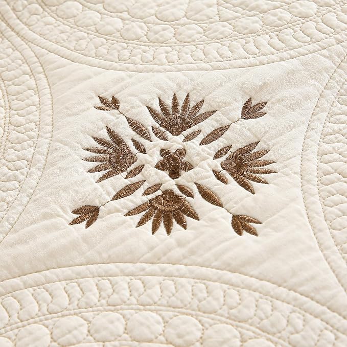 ROOMLIFE Quilt Set King Beige Classical 3D Floral Embroidery Pattern 3-Piece - Image 5