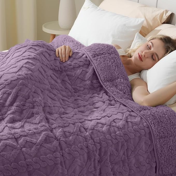 Super Fuzzy Soft Sherpa Fleece Weighted Blanket, 15 lbs Dual Sided Fluffy Heavy - Image 9