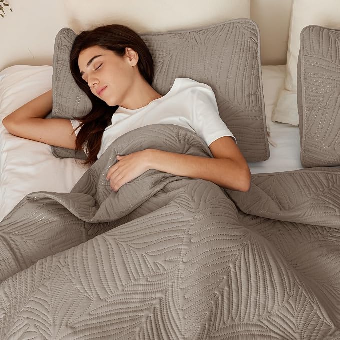 Exclusivo Mezcla Twin Quilt Bedding Set, Lightweight Taupe Quilts Twin Size - Image 4