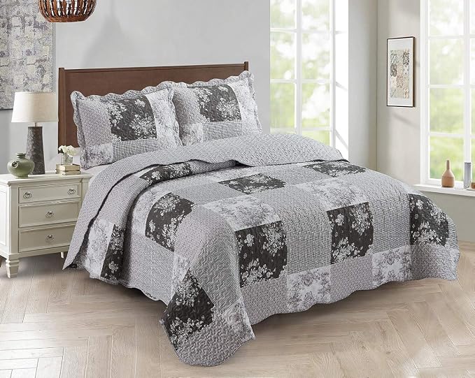 Brilliant Sunshine Grey Toile Floral Patchwork, 3-Piece Quilt Set by BrilliantSunshine