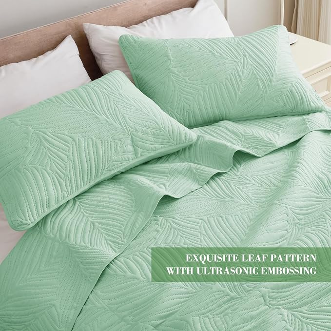 Exclusivo Mezcla California King Quilt Bedding Set, Lightweight Sage Green - Image 3