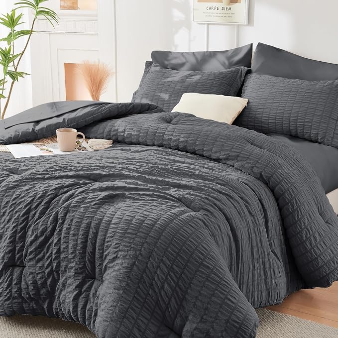 HYMOKEGE Oversized Queen Comforter Set Seersucker 7 Pieces, All Season Luxury by HYMOKEGE