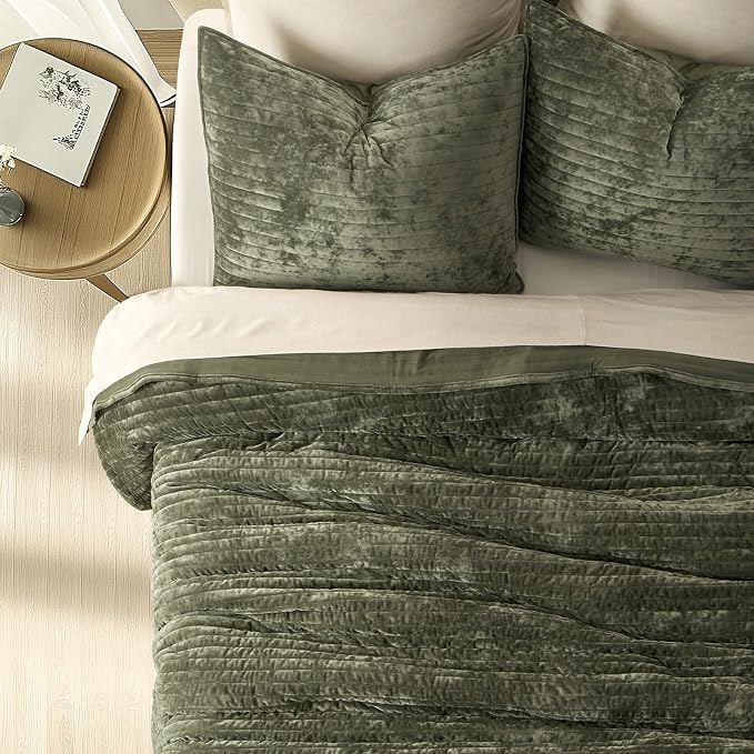 EVERGRACE Velvet Quilt Set Queen Size, Luxurious Soft Striped Channel Bedding - Image 3