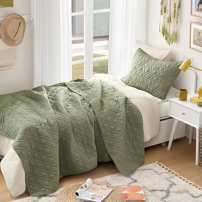 Comfort Spaces Twin Quilt Set Modern Reversible Diamond Coverlet Twin Bedding - Image 2