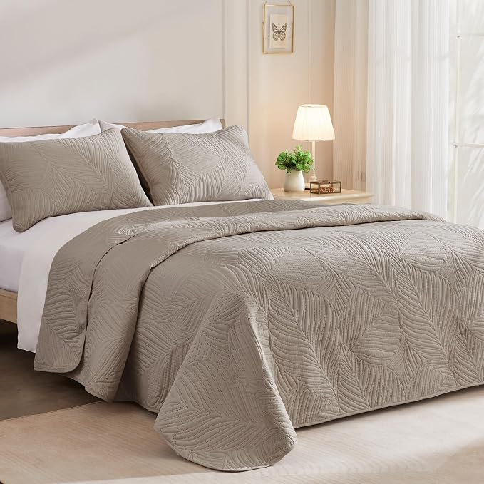 Exclusivo Mezcla Twin Quilt Bedding Set, Lightweight Taupe Quilts Twin Size - Image 2