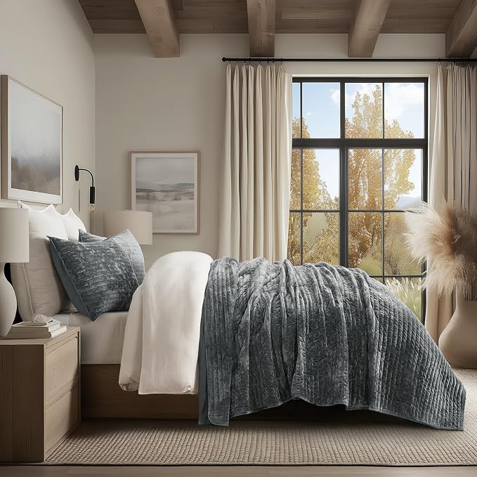EVERGRACE Velvet Quilt Set California King 118'' x 106'', Luxurious Soft - Image 3