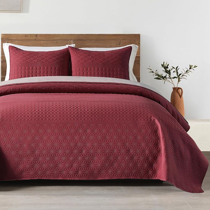 HORIMOTE HOME Burgundy Red King Size Quilt Set by HORIMOTEHOME