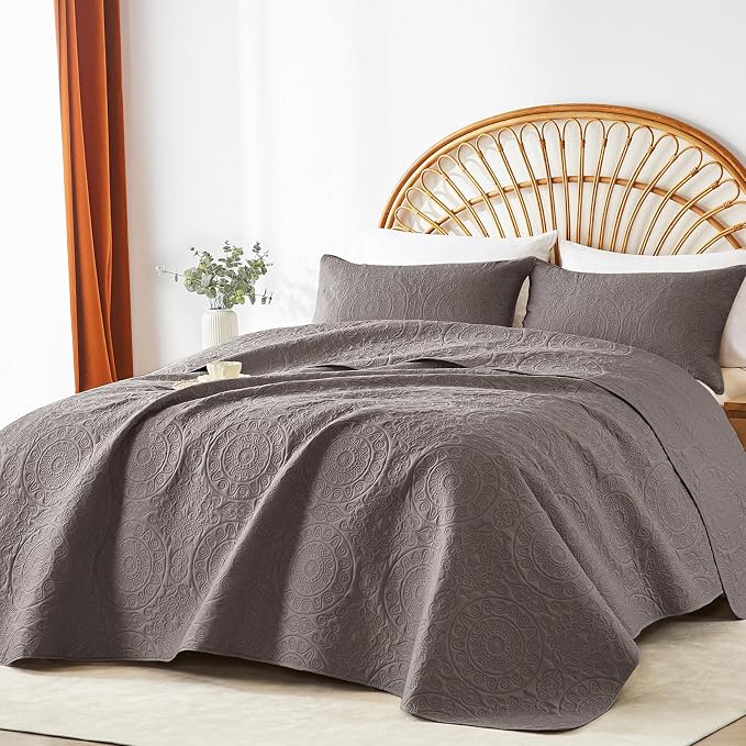 WURUIBO Dark Gray Quilt Set King/Cal King Size, Embossing Microfiber Bedspreads - Image 2