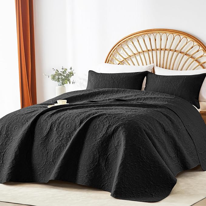WURUIBO Black Quilt Set King/Cal King Size, Embossing Microfiber Bedspreads - Image 2