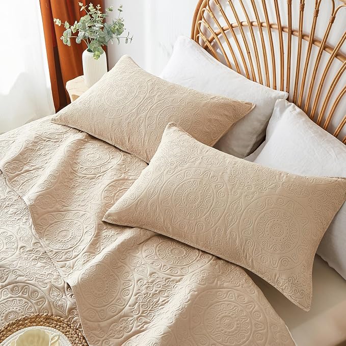 WURUIBO Beige Quilt Set Queen Size, Embossing Microfiber Full Bedspreads - Image 4